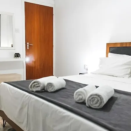 Blue Levant Apartment *